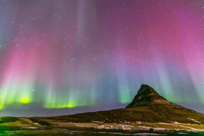 Foguetes em auroras boreais